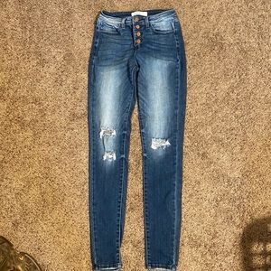 KanCan. Lightly worn. Size26, stretchy.usually a 28 and these still fit great.